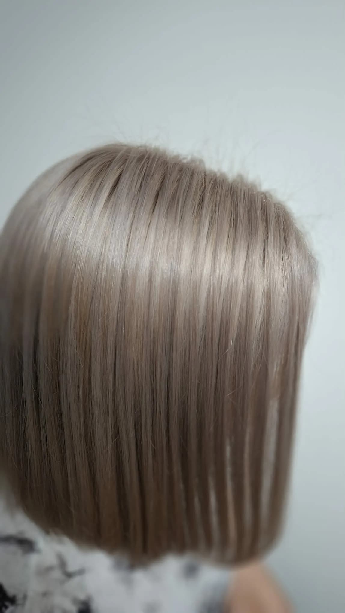 Coiffage naturel et brillance éclatante
